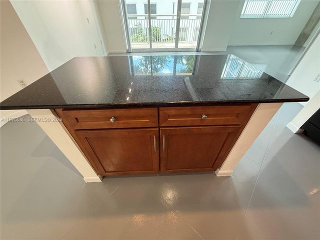 2001 Biscayne Blvd 2402, Miami, FL 33137