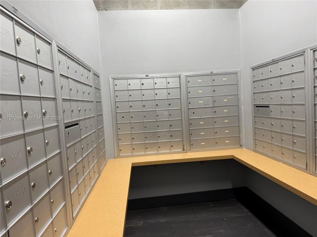 2001 Biscayne Blvd 2402, Miami, FL 33137