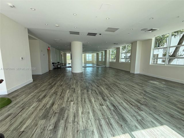 2001 Biscayne Blvd 2402, Miami, FL 33137