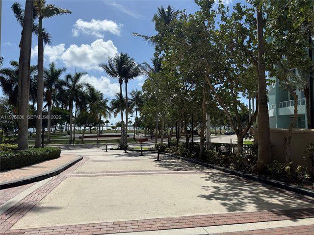 2001 Biscayne Blvd 2402, Miami, FL 33137