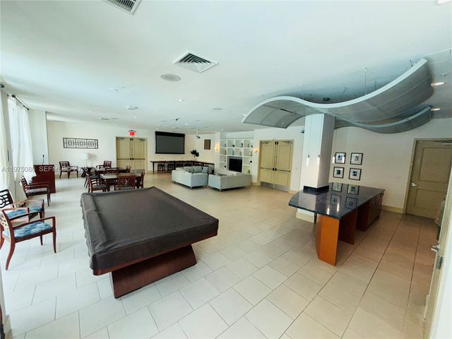 2001 Biscayne Blvd 2402, Miami, FL 33137