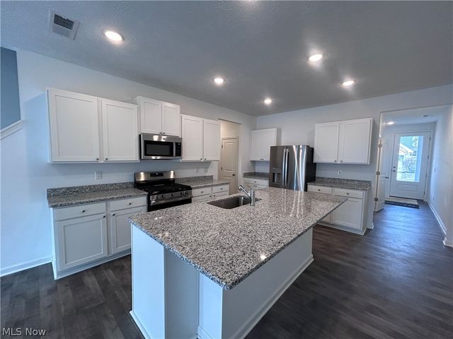 5081 Shepherds Glen, Willoughby, OH 44094