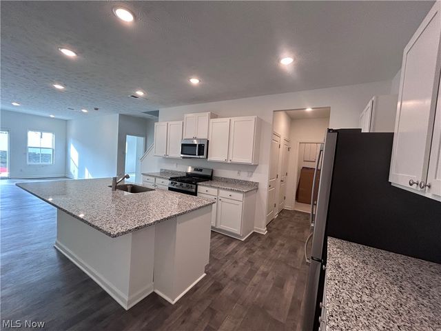 5081 Shepherds Glen, Willoughby, OH 44094