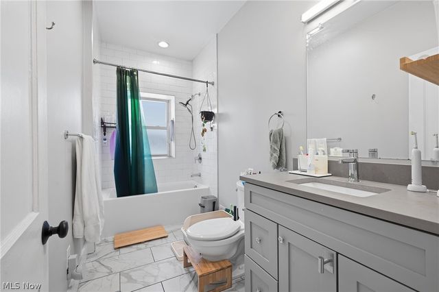 2280 Bellfield Avenue 3, Cleveland Heights, OH 44106