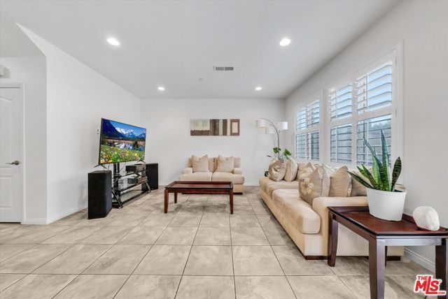 15686 Slowik Court, Fontana, CA 92336