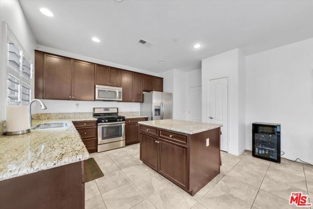 15686 Slowik Court, Fontana, CA 92336