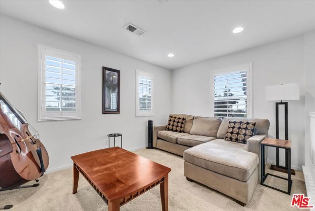 15686 Slowik Court, Fontana, CA 92336