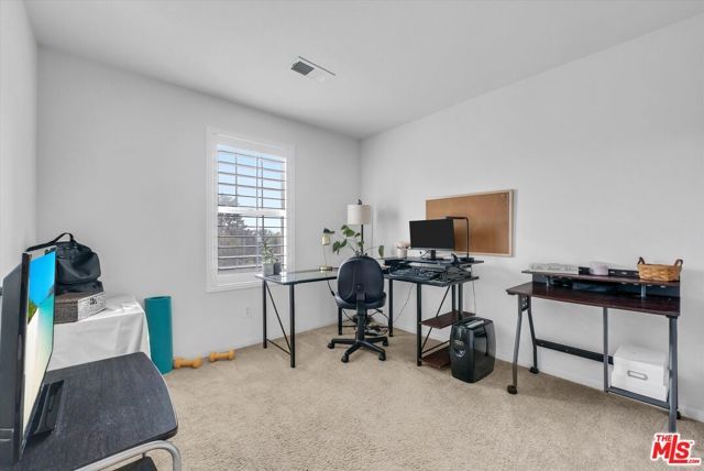 15686 Slowik Court, Fontana, CA 92336