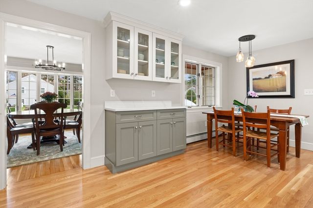 27 Colrain Rd, Topsfield, MA 01983