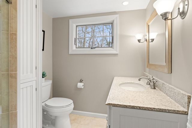 27 Colrain Rd, Topsfield, MA 01983