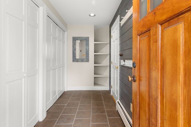 27 Colrain Rd, Topsfield, MA 01983