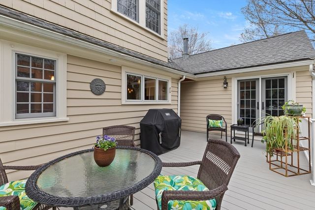 27 Colrain Rd, Topsfield, MA 01983