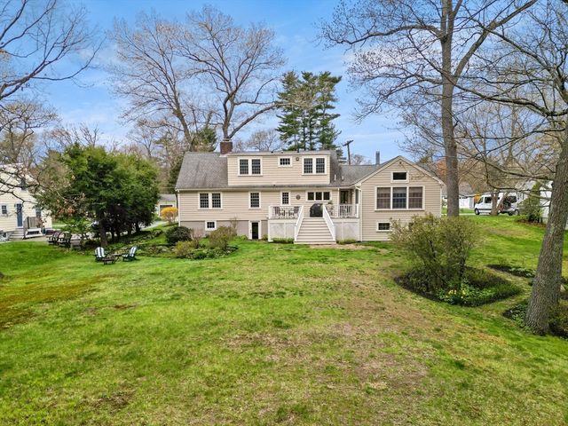 27 Colrain Rd, Topsfield, MA 01983