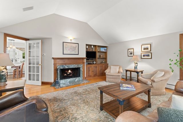 27 Colrain Rd, Topsfield, MA 01983