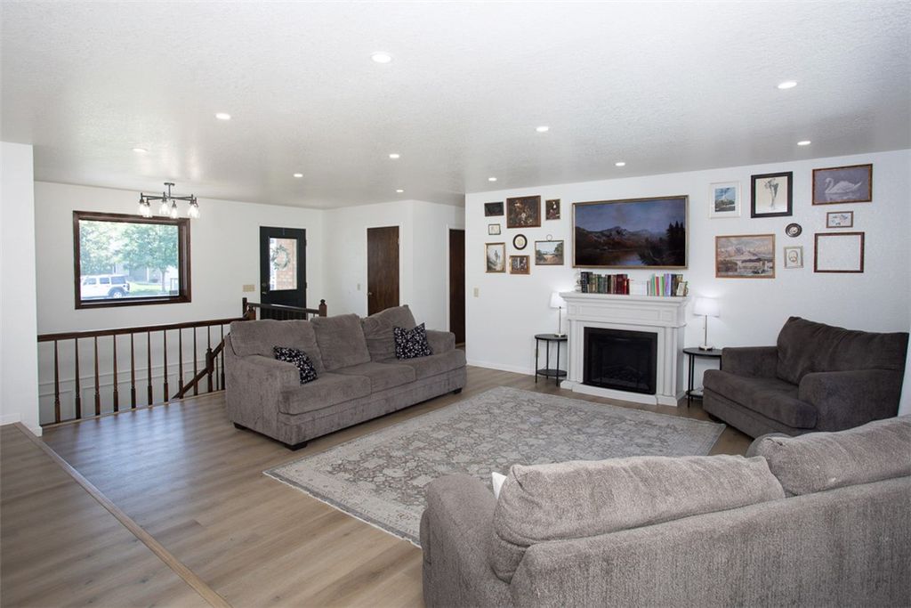 1061 Strawberry Avenue, Billings, MT 59105 photo 3