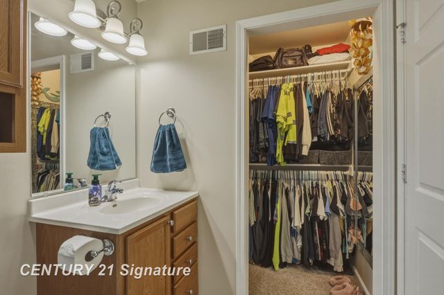 2187 Moonglow Court, Saginaw Twp, MI 48603