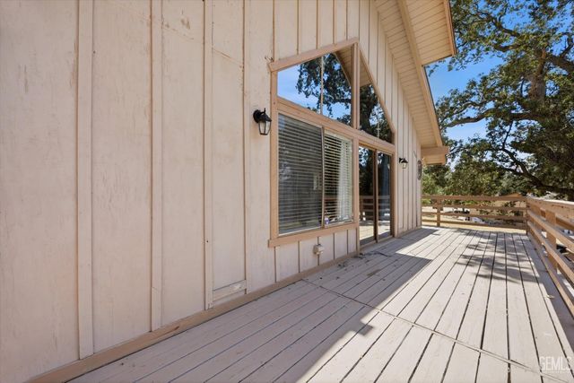24220 Arroyo Court, Tehachapi, CA 93561