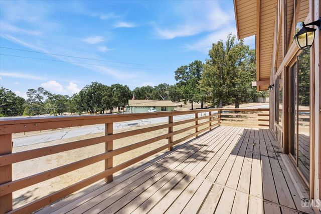24220 Arroyo Court, Tehachapi, CA 93561