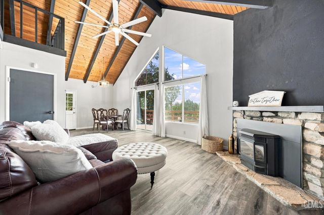 24220 Arroyo Court, Tehachapi, CA 93561
