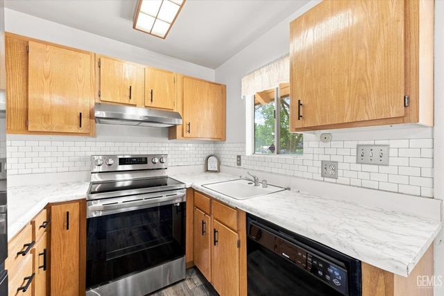 24220 Arroyo Court, Tehachapi, CA 93561