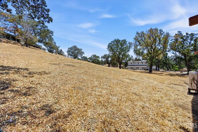 24220 Arroyo Court, Tehachapi, CA 93561