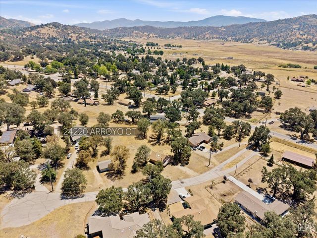 24220 Arroyo Court, Tehachapi, CA 93561