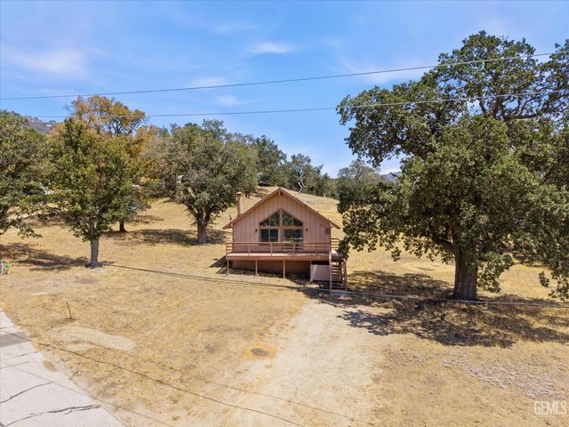 24220 Arroyo Court, Tehachapi, CA 93561