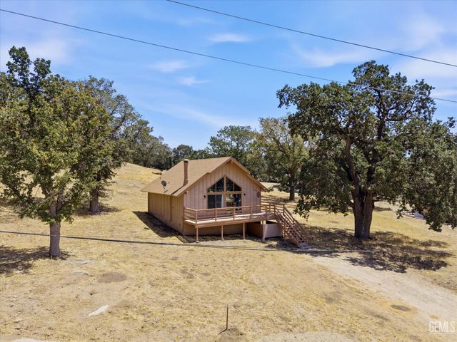 24220 Arroyo Court, Tehachapi, CA 93561