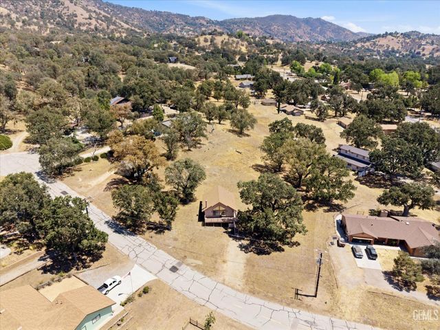 24220 Arroyo Court, Tehachapi, CA 93561