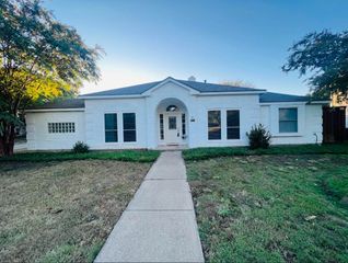 1008 Charter Oak Street, Allen, TX 75002