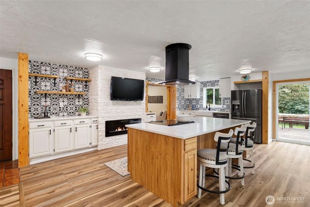 8377 Glenwood Road SW, Port Orchard, WA 98367