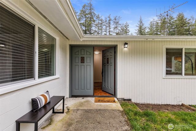8377 Glenwood Road SW, Port Orchard, WA 98367