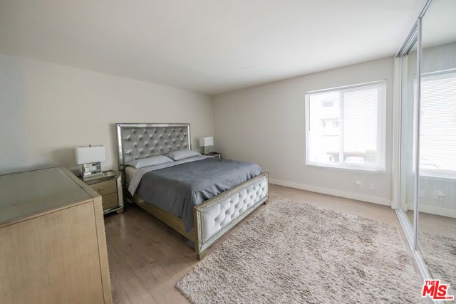 15425 Sherman Way 241, Los Angeles, CA 91406