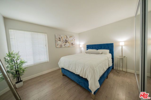 15425 Sherman Way 241, Los Angeles, CA 91406