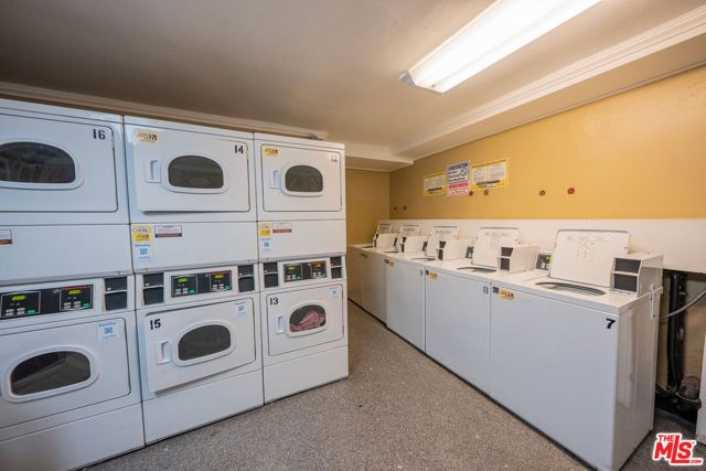 15425 Sherman Way 241, Los Angeles, CA 91406