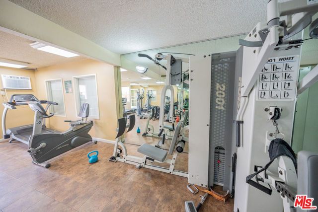 15425 Sherman Way 241, Los Angeles, CA 91406