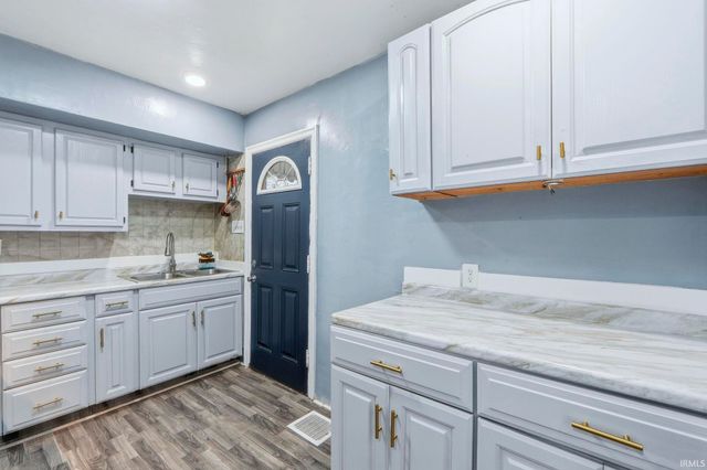 909 Mckinnie Avenue, Fort Wayne, IN 46806