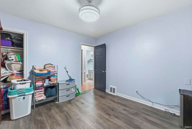 909 Mckinnie Avenue, Fort Wayne, IN 46806