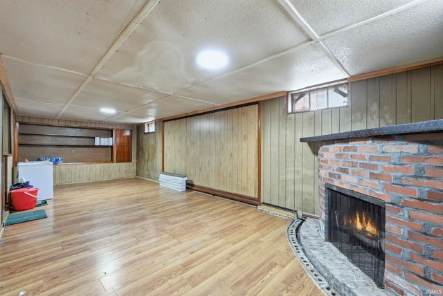 909 Mckinnie Avenue, Fort Wayne, IN 46806