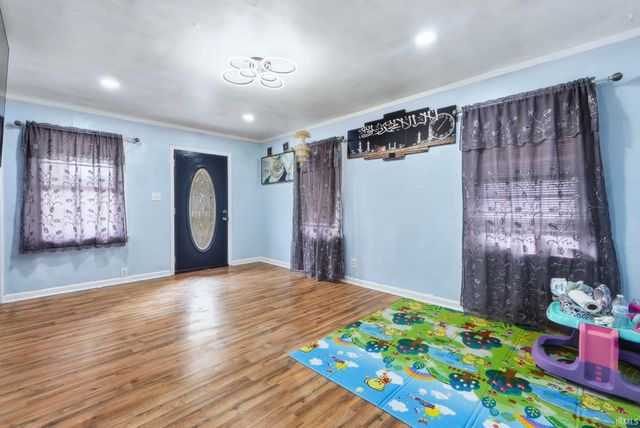 909 Mckinnie Avenue, Fort Wayne, IN 46806