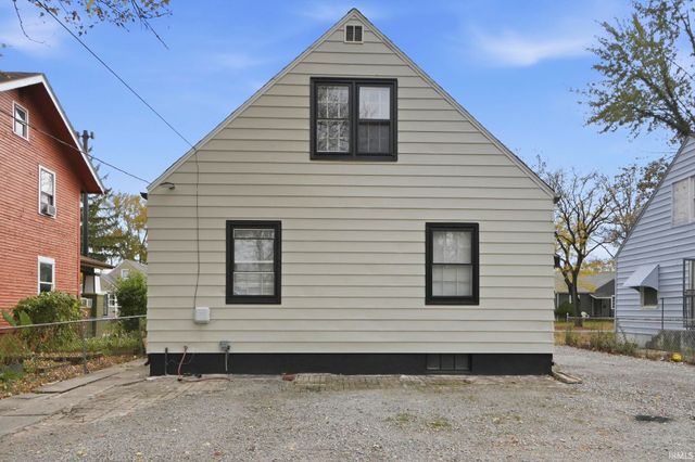 909 Mckinnie Avenue, Fort Wayne, IN 46806