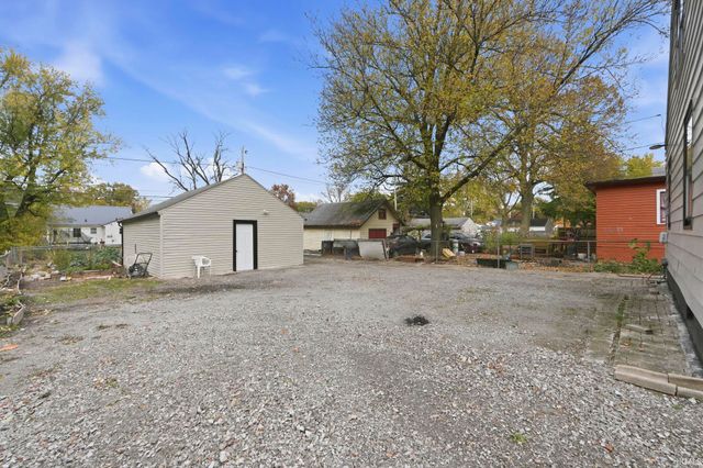 909 Mckinnie Avenue, Fort Wayne, IN 46806