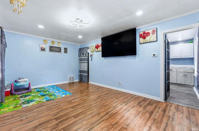 909 Mckinnie Avenue, Fort Wayne, IN 46806