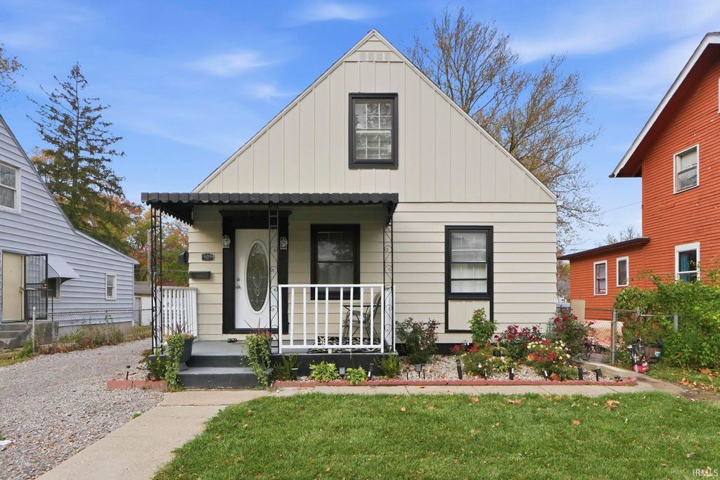 909 Mckinnie Avenue, Fort Wayne, IN 46806
