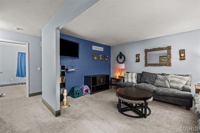 1188 Boardwalk Avenue, Florissant, MO 63031