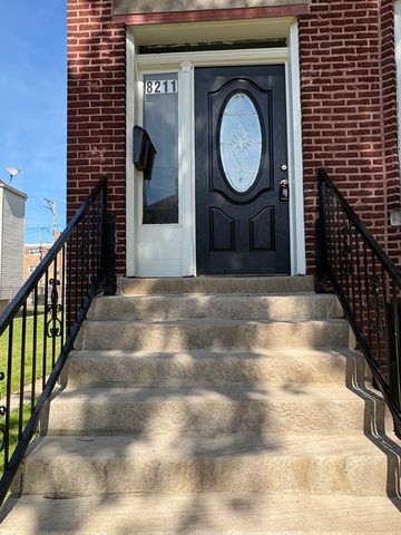 8211 S Escanaba Avenue 1, Chicago, IL 60617