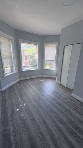 8211 S Escanaba Avenue 1, Chicago, IL 60617