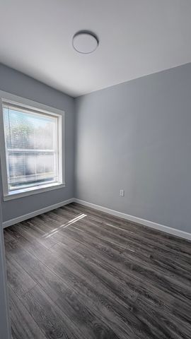 8211 S Escanaba Avenue 1, Chicago, IL 60617