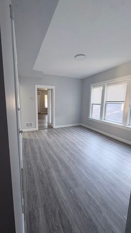 8211 S Escanaba Avenue 1, Chicago, IL 60617