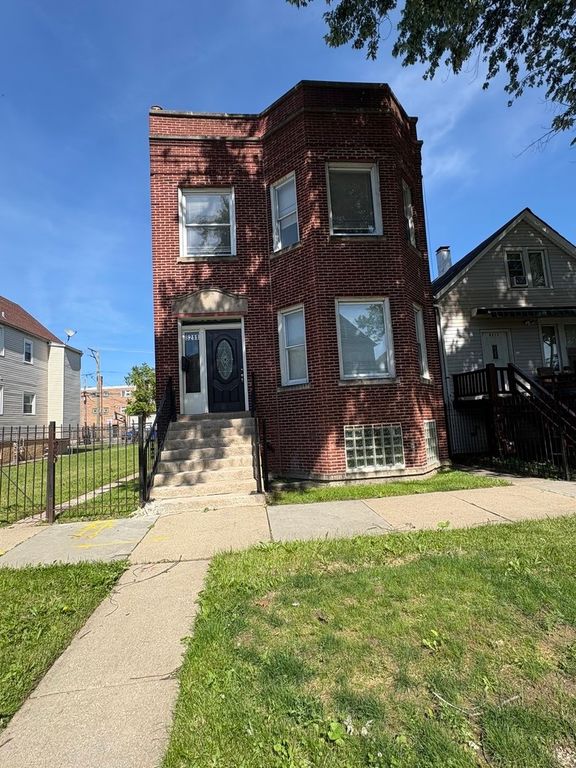 8211 S Escanaba Avenue 1, Chicago, IL 60617